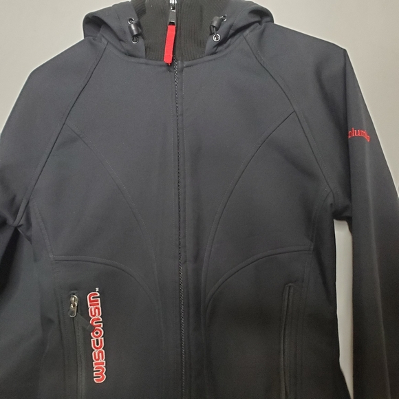 Women’s Wisconsin Badgers Columbia Zip Up Running Jacket Size Small - Picture 3 of 11